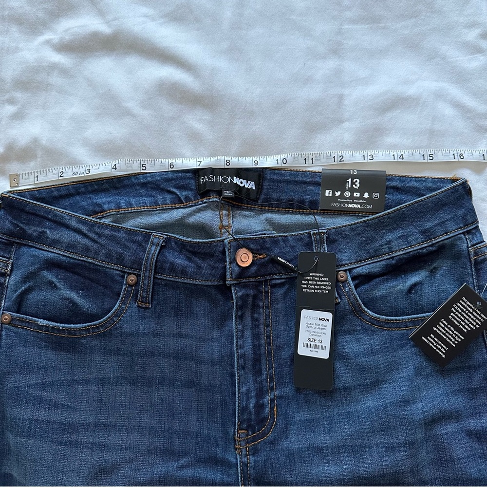 Jessie Mid Rise Bootcut Jeans - Picture 4 of 4
